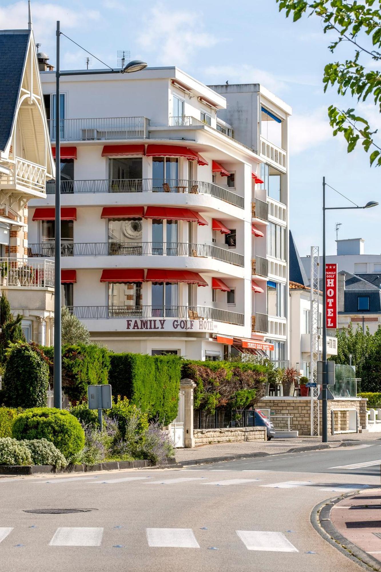 Family Golf Hotel Royan Exterior photo